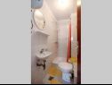 Apartmanok Mat - in a cosy stone house: SA1(2), SA2(2), SA3(2) Bol - Brac sziget  - Apartmanstudió - SA2(2): fürdőszoba toalettel
