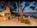 Házak a pihenésre Periska - on the beach : H(4+1) Mirca - Brac sziget  - Horvátország  - komin