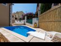 Apartmanok Dalis - open swimming pool: A1 kat(4+1), A2 prizemlje(4) Öböl Osibova (Milna) - Brac sziget  - Horvátország  - medence