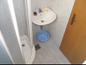 Apartmanok Mer - 50m from beach; A1 Meri 1(4+1), A2 Meri 2(2+1) Postira - Brac sziget  - Apartman - A2 Meri 2(2+1): fürdőszoba toalettel