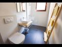 Apartmanok és szobák Ref - 20 m from sea : 1 - A1(4+1), 2 - A2(2+1), 3 - R1(2), 4 - R2(2) Öböl Puntinak (Selca) - Brac sziget  - Horvátország  - Apartman - 2 - A2(2+1): fürdőszoba toalettel