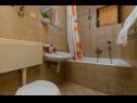 Apartmanok Vlado - cosy & afordable: SA1(2), A2(3), A3(5) Supetar - Brac sziget  - Apartman - A2(3): fürdőszoba toalettel