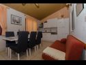 Apartmanok Vlado - cosy & afordable: SA1(2), A2(3), A3(5) Supetar - Brac sziget  - Apartman - A3(5): konyha ebédlővel