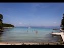 Házak a pihenésre Lada - 100 m from beach: H(4+2) Supetar - Brac sziget  - Horvátország  - strand