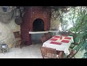 Házak a pihenésre Filip - comfortable: H(6+2) Okrug Gornji - Ciovo sziget  - Horvátország  - rostély