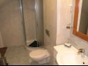 Apartmanok Aurelius - relaxing with gorgeous view A1 Luce (4+2), A2 Marin(2+2), A3 Maja(4+2), A4 Duje(2+2) Okrug Gornji - Ciovo sziget  - Apartman - A1 Luce (4+2): fürdőszoba toalettel