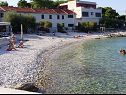 Házak a pihenésre Boris - close to the sea with parking: H(4+2) Slatine - Ciovo sziget  - Horvátország  - strand