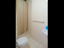 Apartmanok Gašpar A1-Veliki (4+1), A2-Mali (2+1) Crikvenica - Riviera Crikvenica  - Apartman - A2-Mali (2+1): fürdőszoba toalettel