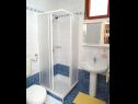Apartmanok Darka 1 - SA3(2), 2 - SA4(2), 3 - SA7(2), 4 - SA12(2), 9 - A9(2+2) Crikvenica - Riviera Crikvenica  - fürdőszoba toalettel