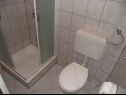 Apartmanok Marija - seaview: A1(2+1), A2(4), A3(2), A4(6+2) Novi Vinodolski - Riviera Crikvenica  - Apartman - A1(2+1): fürdőszoba toalettel