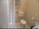 Apartmanok Marija - seaview: A1(2+1), A2(4), A3(2), A4(6+2) Novi Vinodolski - Riviera Crikvenica  - Apartman - A2(4): fürdőszoba toalettel