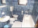 Apartmanok Marija - seaview: A1(2+1), A2(4), A3(2), A4(6+2) Novi Vinodolski - Riviera Crikvenica  - Apartman - A4(6+2): fürdőszoba toalettel