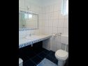 Apartmanok Radmi A1(4) - veliki, A2(4) - mali Novi Vinodolski - Riviera Crikvenica  - Apartman - A2(4) - mali: fürdőszoba toalettel