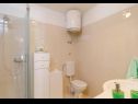 Apartmanok Ivka - in center SA1(3) Opuzen - Riviera Dubrovnik  - Apartmanstudió - SA1(3): fürdőszoba toalettel