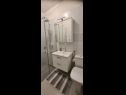 Apartmanok DaRi - 70m from Sea: A1(3), A2(3+1), A3(3+1), A4(4) Sali - Dugi otok sziget  - Apartman - A2(3+1): fürdőszoba toalettel