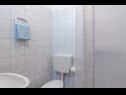 Apartmanok Jaki - 150 m from beach A1(4), SA2(2+1), A3(4), A4(4), SA5(3) Orebic - Félsziget Peljesac  - Apartmanstudió - SA2(2+1): fürdőszoba toalettel