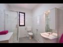 Apartmanok Svjetlana SA1(2+1), SA2(2+1), SA3(2) Pula - Isztrián  - Apartmanstudió - SA1(2+1): fürdőszoba toalettel