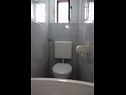 Apartmanok Nev - 20m from the sea A1 Veliki(4+2), A2 Mali(2+1) Blato - Korcula sziget  - Apartman - A2 Mali(2+1): fürdőszoba toalettel