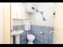 Apartmanok Niks - terrace & sea view: A1(4), A2(2) Vela Luka - Korcula sziget  - Apartman - A2(2): fürdőszoba toalettel