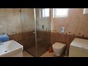 Apartmanok Ema A1(4), A2(4) Malinska - Krk sziget  - Apartman - A1(4): fürdőszoba toalettel