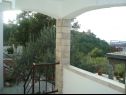 Apartmanok Marija - olive garden: A1(2+1) Omisalj - Krk sziget  - fedett terasz