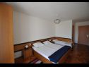 Apartmanok Pava SA1 (2), SA2 (2) Vrbnik - Krk sziget  - Apartmanstudió - SA2 (2): hálószoba