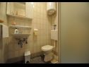 Apartmanok Pava SA1 (2), SA2 (2) Vrbnik - Krk sziget  - Apartmanstudió - SA2 (2): fürdőszoba toalettel