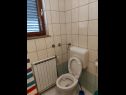 Apartmanok Supec - near the sea: A1(4), A2(4) Vrbnik - Krk sziget  - Apartman - A2(4): fürdőszoba toalettel
