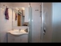 Apartmanok Miriam - 200m from beach: SA1(2+1), A2(2+2) Ika - Kvarner  - Apartman - A2(2+2): fürdőszoba toalettel