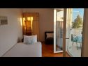 Apartmanok Mirjana: sea view & balcony: A1 MN (2+1), A2 JN (2+1) Baska Voda - Riviera Makarska  - Apartman - A1 MN (2+1): nappali