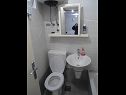 Apartmanok Jasna - family friendly: A1 Prizemlje (2+2), A2 Gornji (2+2) Baska Voda - Riviera Makarska  - Apartman - A1 Prizemlje (2+2): fürdőszoba toalettel