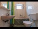 Apartmanok Ruze - 200 m from sea : A1(6+1), A2(8+1) Brela - Riviera Makarska  - Apartman - A1(6+1): fürdőszoba toalettel
