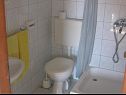 Apartmanok Nik - 50 M from the sea : A1(2+1), A2(2) Gradac - Riviera Makarska  - Apartman - A1(2+1): fürdőszoba toalettel