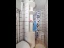 Apartmanok Mira - economy: A1(2+2), SA2(2), SA3(2) Igrane - Riviera Makarska  - Apartman - A1(2+2): fürdőszoba toalettel