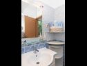 Apartmanok Blue - 100 m from beach: A1(3+1) Igrane - Riviera Makarska  - Apartman - A1(3+1): fürdőszoba toalettel