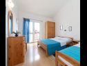 Apartmanok Blue - 100 m from beach: A1(3+1) Igrane - Riviera Makarska  - Apartman - A1(3+1): hálószoba