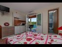Apartmanok Vlatko - affordable & cosy: SA1(4), SA2(2+2), SA3(2+2) Krvavica - Riviera Makarska  - Apartmanstudió - SA3(2+2): hálószoba