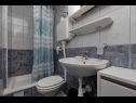 Apartmanok Vlatko - affordable & cosy: SA1(4), SA2(2+2), SA3(2+2) Krvavica - Riviera Makarska  - Apartmanstudió - SA3(2+2): fürdőszoba toalettel