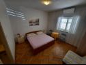 Apartmanok Željko - spacious and affordable A1(6+2), SA2(2), SA3(2), SA4(2+1) Makarska - Riviera Makarska  - Apartman - A1(6+2): hálószoba