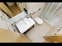 Apartmanok Gianni - modern & great location: SA1(2), A2(2+2), A3(2+2) Makarska - Riviera Makarska  - Apartman - A3(2+2): fürdőszoba toalettel