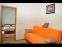 Apartmanok és szobák Ljuba - 130 meter from sea SA1(2), SA2(2+1), SA6(2+1), A4(2+1), R3(2+1), R7(2+1) Makarska - Riviera Makarska  - Apartman - A4(2+1): nappali