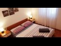 Apartmanok Mila - 2 bedrooms and free parking: A4(4), A5(5) Makarska - Riviera Makarska  - Apartman - A4(4): hálószoba