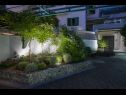 Apartmanok Gianni - modern & great location: SA1(2), A2(2+2), A3(2+2) Makarska - Riviera Makarska  - udvar