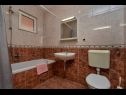 Apartmanok Ruzi - family and friends: A1(9+2) Makarska - Riviera Makarska  - Apartman - A1(9+2): fürdőszoba toalettel