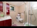 Apartmanok Palmina - comfort apartment: A1 veliki (6),  A2 žuti (4+1), A3 lila (2), SA4 bijeli (2) Makarska - Riviera Makarska  - Apartmanstudió - SA4 bijeli (2): fürdőszoba toalettel