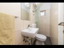 Apartmanok Dolo - in centre: A1(5), A2(5) Makarska - Riviera Makarska  - Apartman - A2(5): fürdőszoba toalettel