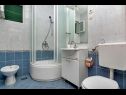 Apartmanok Smi - 250 m from sea: A1 juzni(2+1), A2 sjeverni(2+1), A3(4) Makarska - Riviera Makarska  - Apartman - A3(4): fürdőszoba toalettel