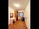 Apartmanok Bogomir - 80 m from beach: A1(4+1) Podgora - Riviera Makarska  - Apartman - A1(4+1): hálószoba