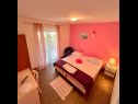 Apartmanok Bogomir - 80 m from beach: A1(4+1) Podgora - Riviera Makarska  - Apartman - A1(4+1): hálószoba