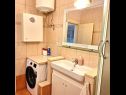 Apartmanok Damir A1(4) Tucepi - Riviera Makarska  - Apartman - A1(4): fürdőszoba toalettel